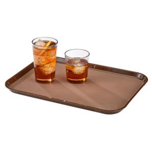 Cold beverages with ice served on a brown tray, emphasizing hygiene and cleanliness.