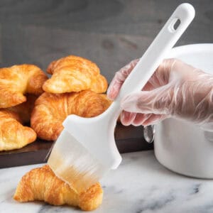 Carlisle Meteor Pastry Brush 3″, White
