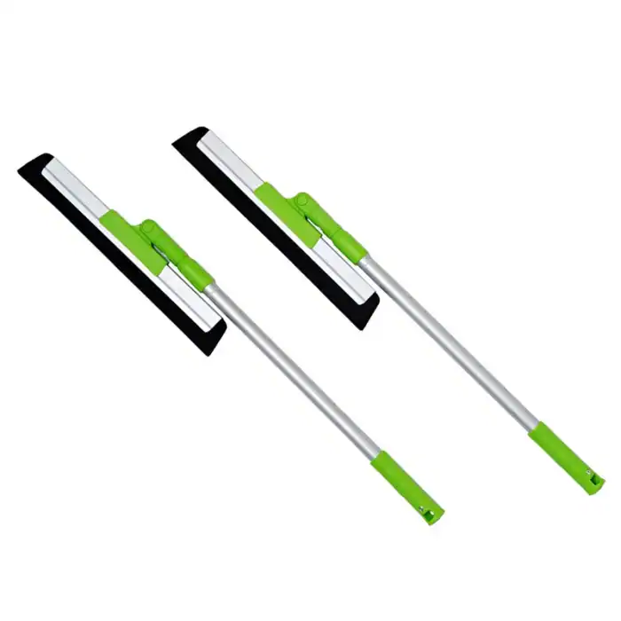 Microfiber flat mop with extendable handle, ideal for professional cleaning and hygiene maintenance. Perfect for commercial and healthcare environments, emphasizing sanitation and cleaning efficiency.