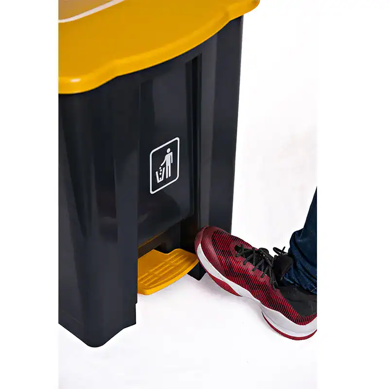 200601+UNIVERSAL+-+Trash+Bin-4 Trash bin with foot pedal for hands-free waste disposal in office or commercial spaces, promoting hygiene and cleanliness.