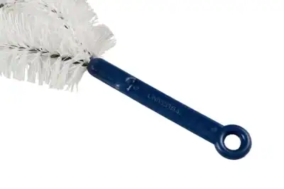 TOILET BOWL BRUSH WITH BLUE HANDLE AND WHITE BRISTLES FOR HYGIENE CLEANING.