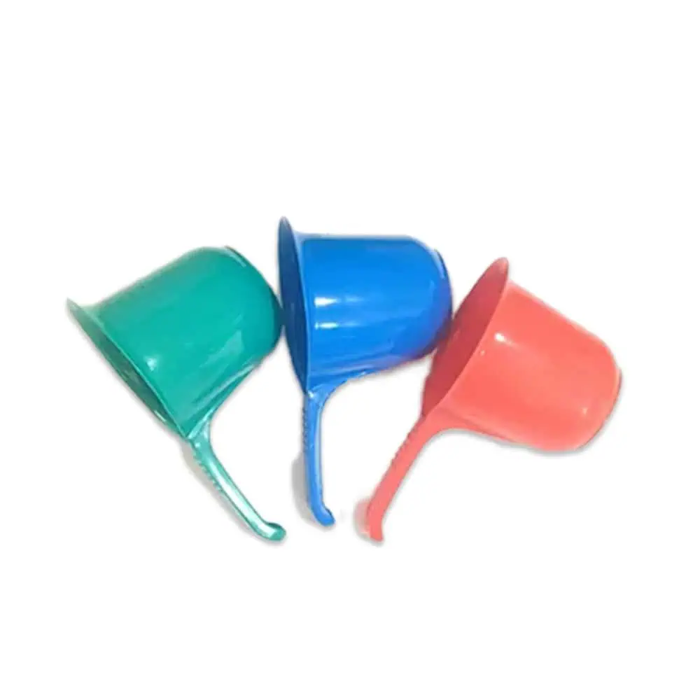 Green, blue, and pink plastic coffee stirrers, used for hygienic stirring of beverages, featuring a pointed end for easy mixing. Perfect for cafes, restaurants, and foodservice establishments seeking quality hygiene solutions.