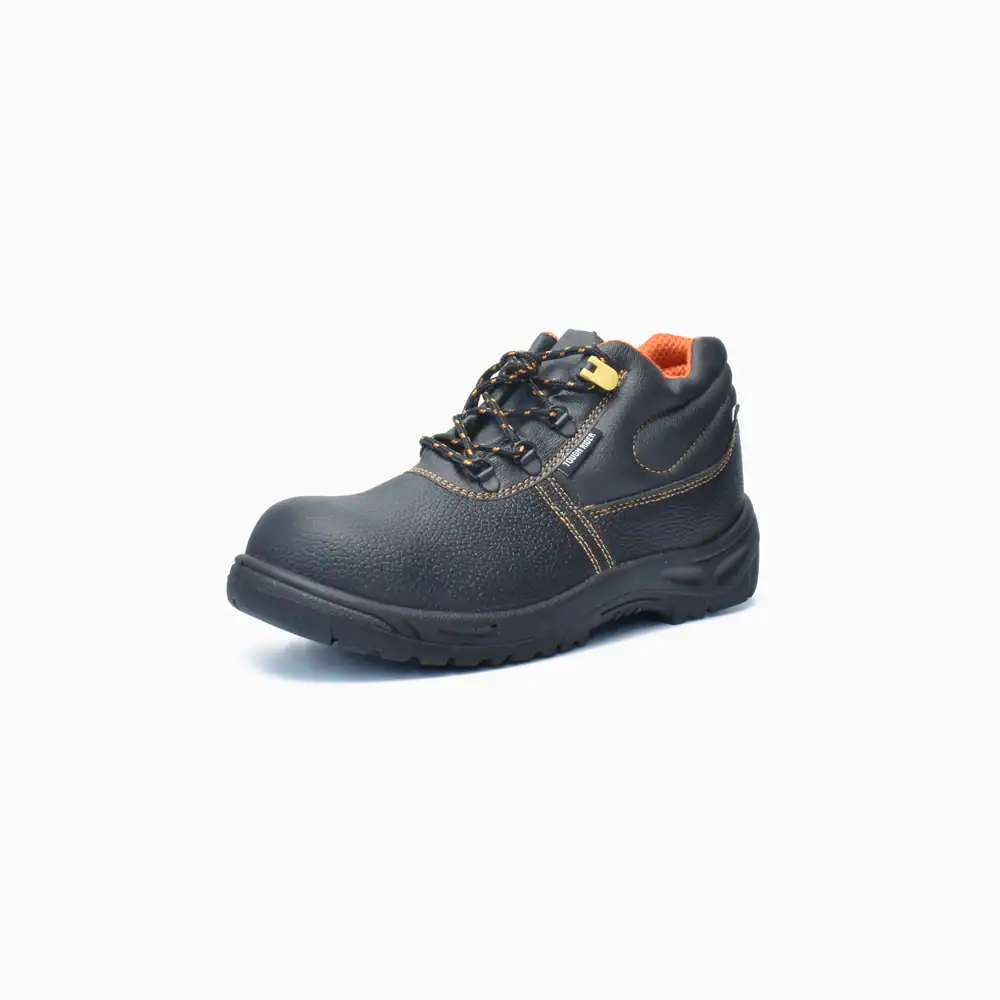 TOUGH RIDER 1 HC142152 Steel-toe safety work boot with durable leather upper, anti-slip sole, and protective toe cap for industrial and construction environments. Designed for safety and comfort.