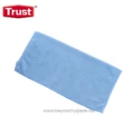 Microfiber cleaning cloth in light blue, ideal for sanitation and hygiene maintenance. Durable and reusable for effective cleaning in professional and household environments.