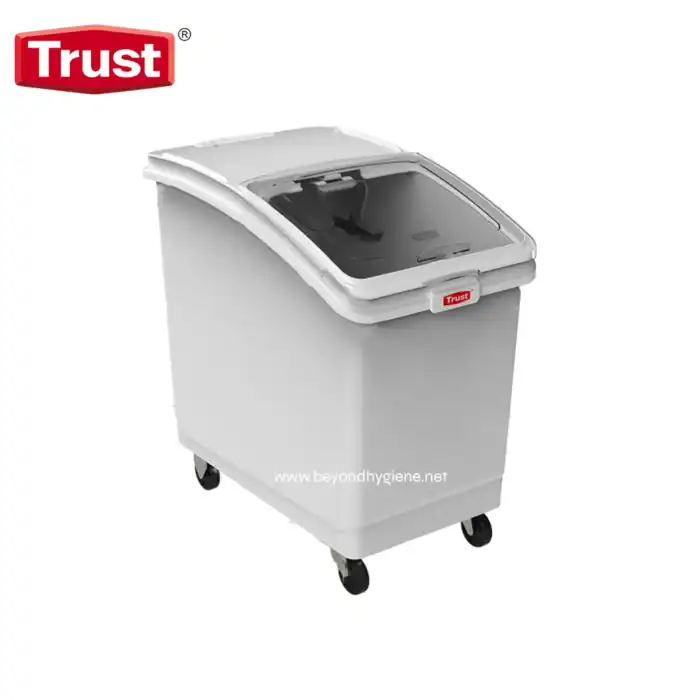 Trust commercial ice crusher machine for hygienic food service, designed for ease of use and durability. Perfect for cafes, restaurants, and food service establishments.