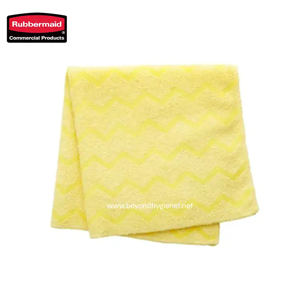 2 Cleaning sponge with yellow zigzag pattern, perfect for commercial cleaning and hygiene solutions in Asia. Durable and highly absorbent for effective cleaning.