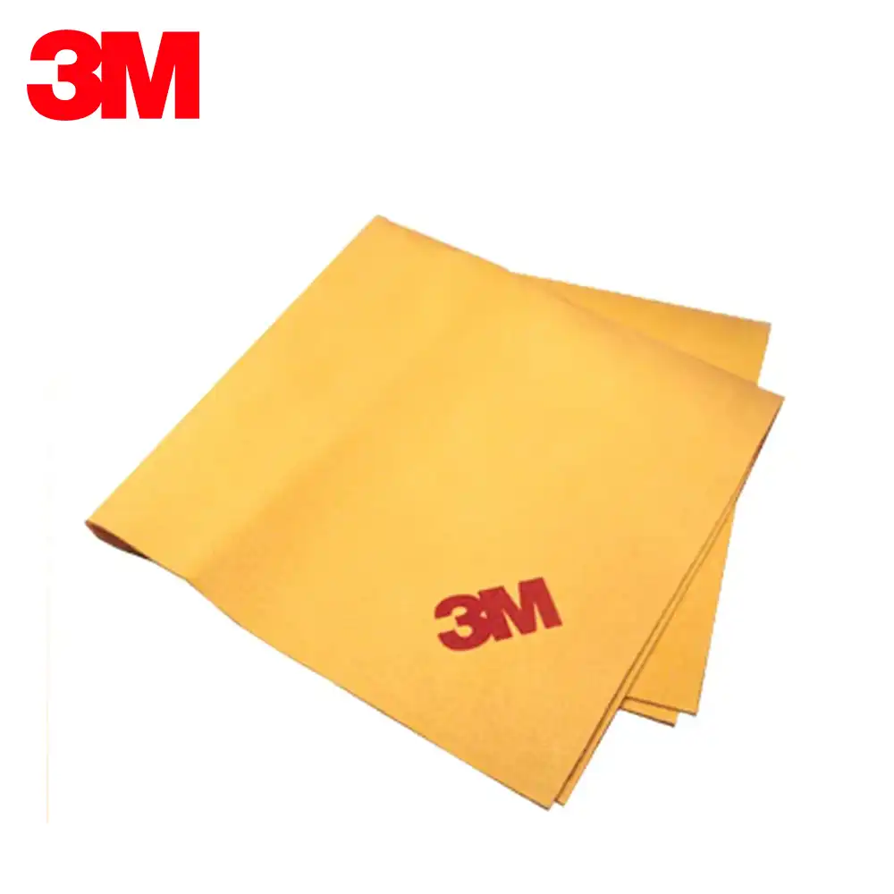 3M yellow cleaning cloths with 3M logo for industrial sanitation. Perfect for disinfecting surfaces and maintaining hygiene standards in commercial and healthcare settings.