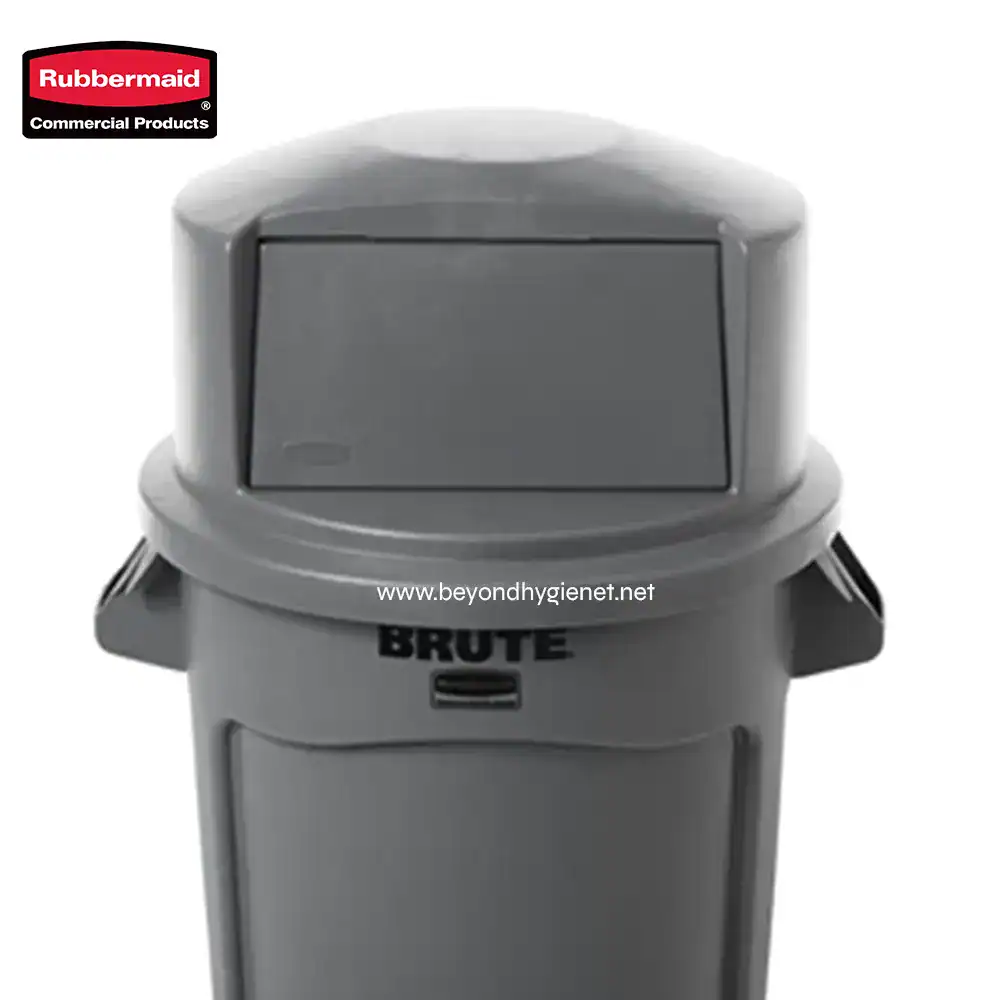 4 Commercial trash bin with easy-to-use lid for hygienic waste disposal, ideal for professional and public environments. Durable design by Rubbermaid, perfect for Asia-based sanitation facilities.