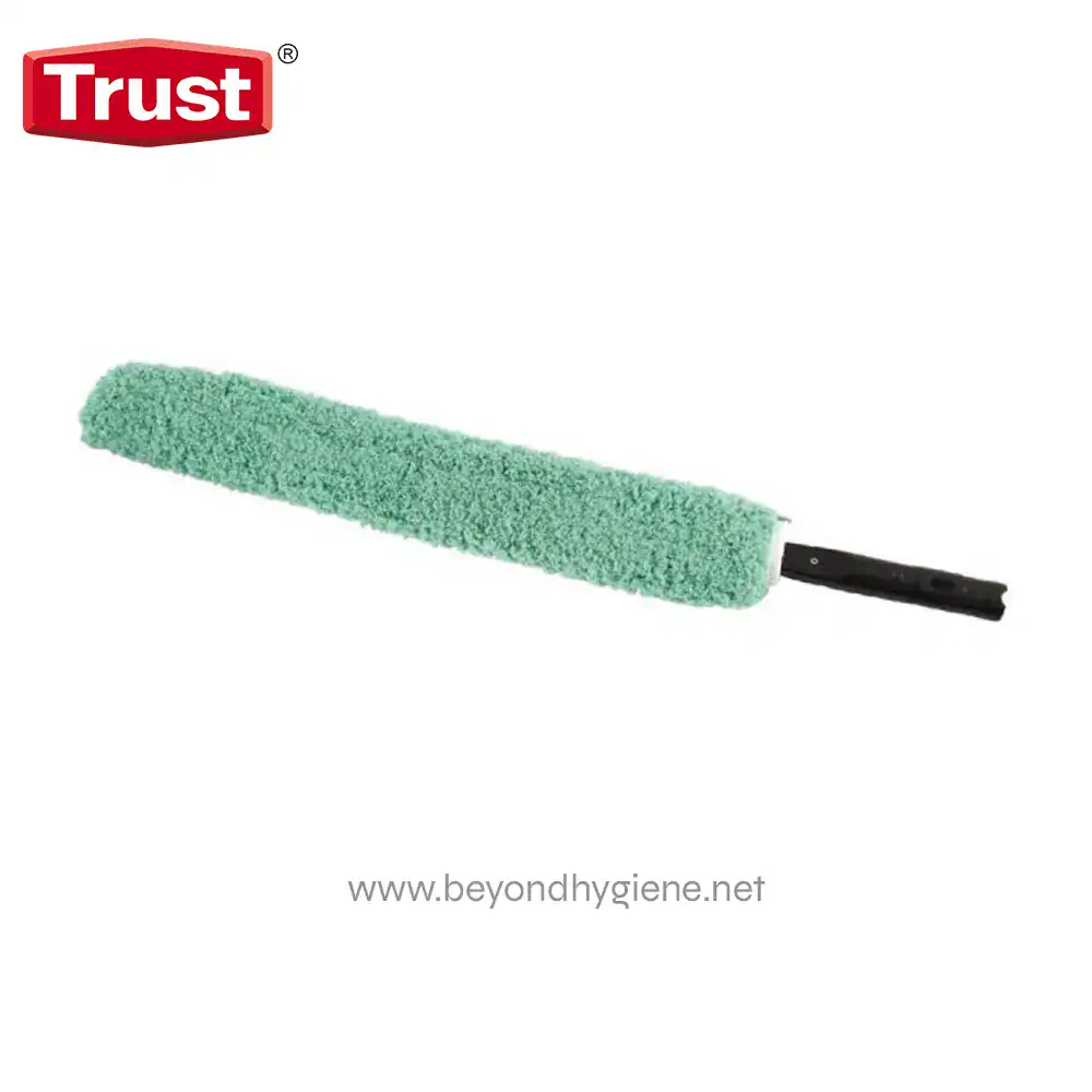 6451 Microfiber window cleaning mop head for streak-free glass cleaning, versatile cleaning tool, compatible with beyond hygiene Asia cleaning systems, durable and efficient for professional cleaning needs.