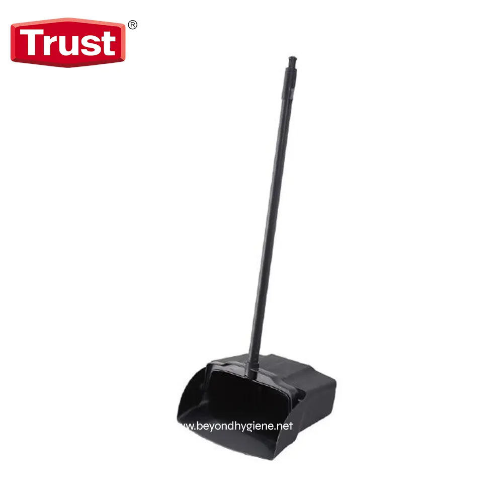 6914 Black floor dustpan and telescopic handle for efficient cleaning, ideal for commercial and industrial use, from Beyond Hygiene Asia.
