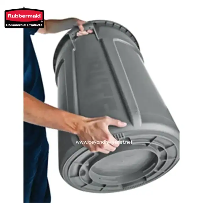 Heavy-duty trash bin with lid for commercial waste disposal, durable plastic design suitable for public spaces, offices, and industrial settings.
