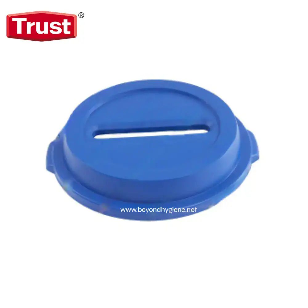 TR-1636BLUE Blue plastic soap dispenser cap for hygiene maintenance and sanitation products.