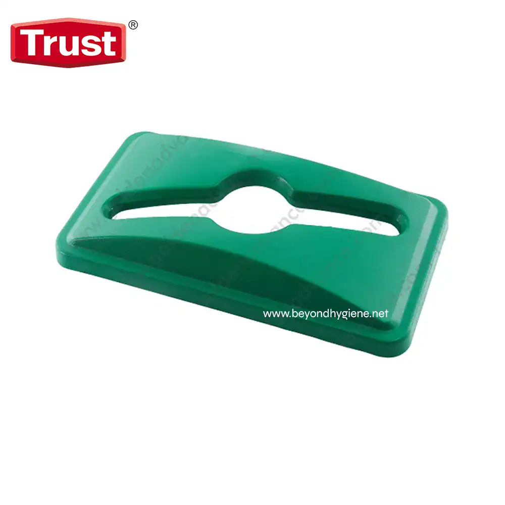 TR-1646 Green plastic hand sanitizer gel dispenser clip designed for hygiene and sanitation purposes.