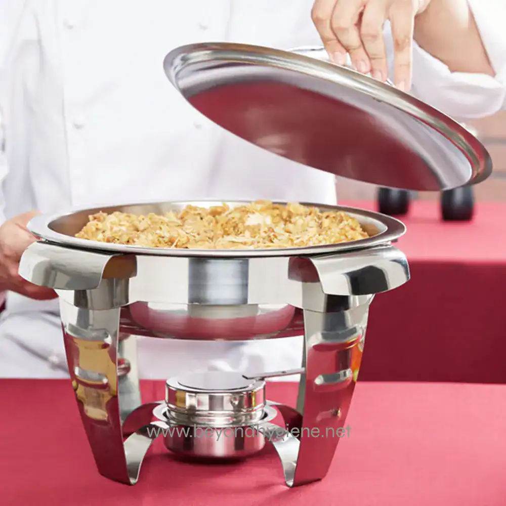 1053239 Catering food warmer, stainless steel chafing dish with lid, professional food serving equipment, used for buffets and catering events, hygienic and durable food presentation.
