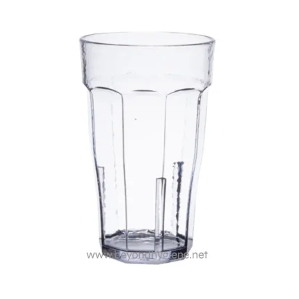 Clear plastic tumbler glass for beverages, durable and reusable. Perfect for cold drinks, smoothies, or water in commercial or household settings. Eco-friendly drinkware option.