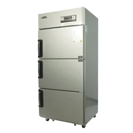 High-capacity commercial refrigerator for food storage in hospitality and catering industries. Durable stainless steel build with multiple compartments for optimal organization.