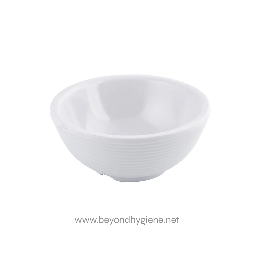 4 Disposable white ceramic bowl for hygiene and food serving.