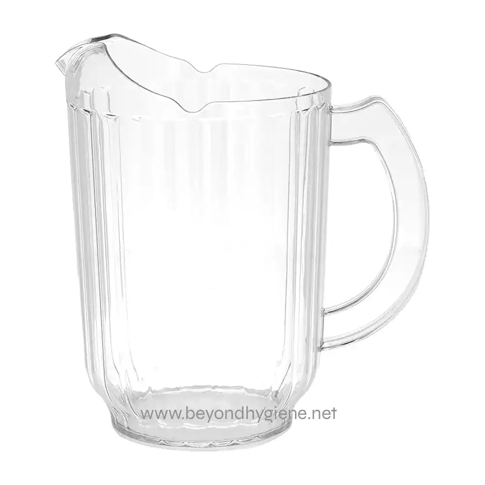 Broken glass pitcher, clear plastic or glass, used for beverages, hygiene, or cleaning. Durable and transparent, suitable for commercial or home use, emphasizing hygiene standards in Asian markets.