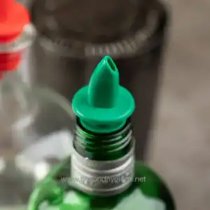 Tablecraft 35G Plastic Free Flow Pourer, Economy, Green