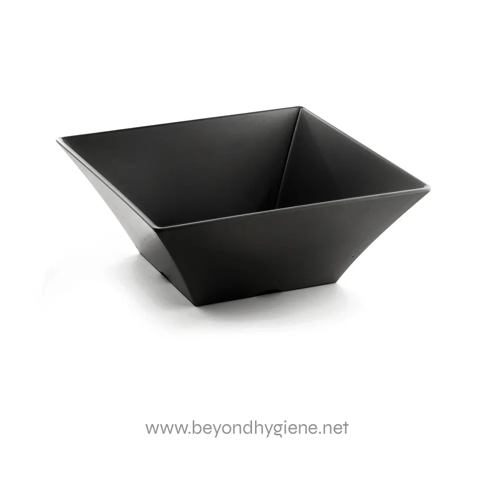 BKMB125_01.default Black square ceramic bowl for food presentation or kitchen decor, modern and sleek design. Perfect for Asian cuisine, stylish servingware, or decorative purposes, showcasing hygiene and quality standards.