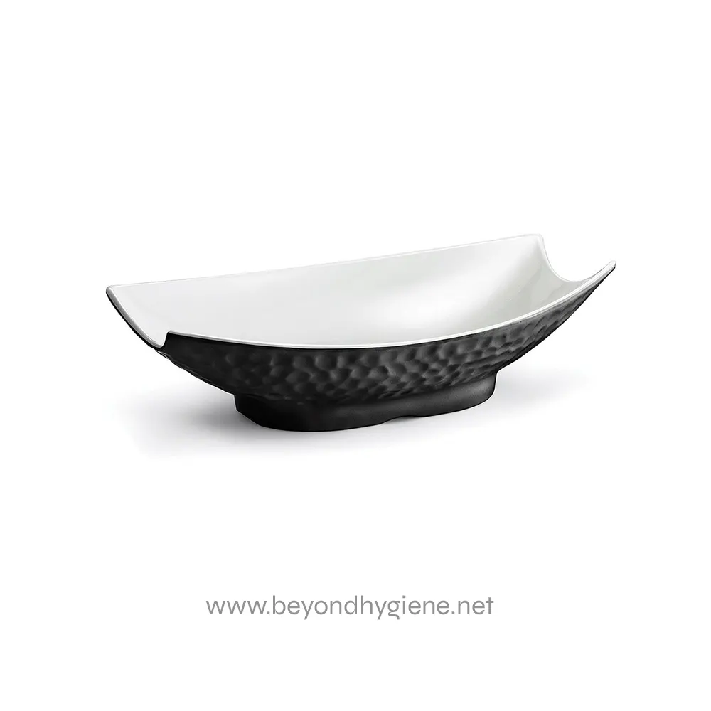 MB154BKW_02 Elegant black and white ceramic dish with a textured exterior, perfect for stylish presentation and dining. Excellent for home, restaurant, or catering use, combining aesthetics and functionality.
