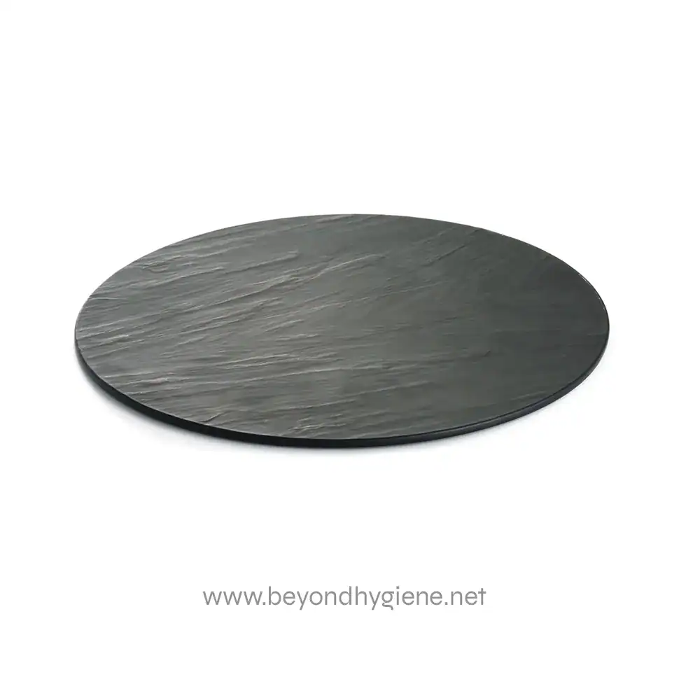 MG16_01.default Black slate round serving platter for hospitality and catering. Durable and elegant, perfect for presentation and food display in restaurants or special events.