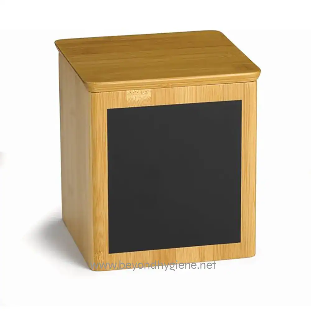 RCBS667_01 Light-colored wooden chalkboard or notice board for classroom, office, or home use. Durable and stylish presentation or message board for effective communication.