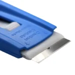 Disposable safety razor blade for hygiene and grooming, essential for precise shaving and grooming routines. Suitable for barber shops, salons, and personal care uses.