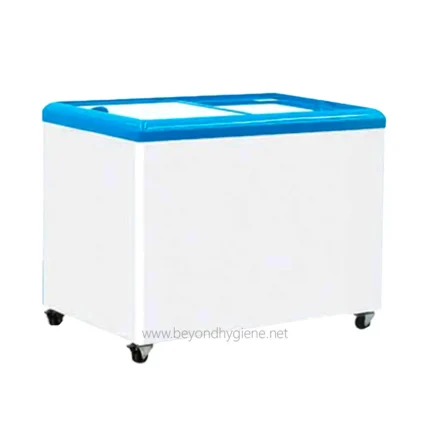 Cooling ice maker with blue lid for food storage, commercial refrigeration, or beverage chillers. Designed for hygienic food handling and convenient mobility in commercial kitchens or beverage outlets.