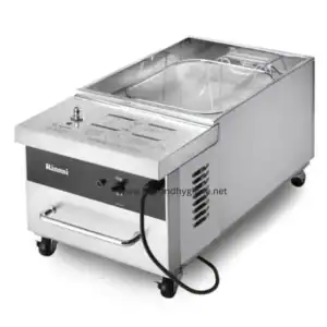 Stainless steel commercial immersion circulator sterilizer machine for hygiene and sterilization solutions in food and healthcare industries.