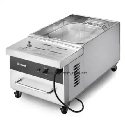 Stainless steel commercial immersion circulator sterilizer machine for hygiene and sterilization solutions in food and healthcare industries.